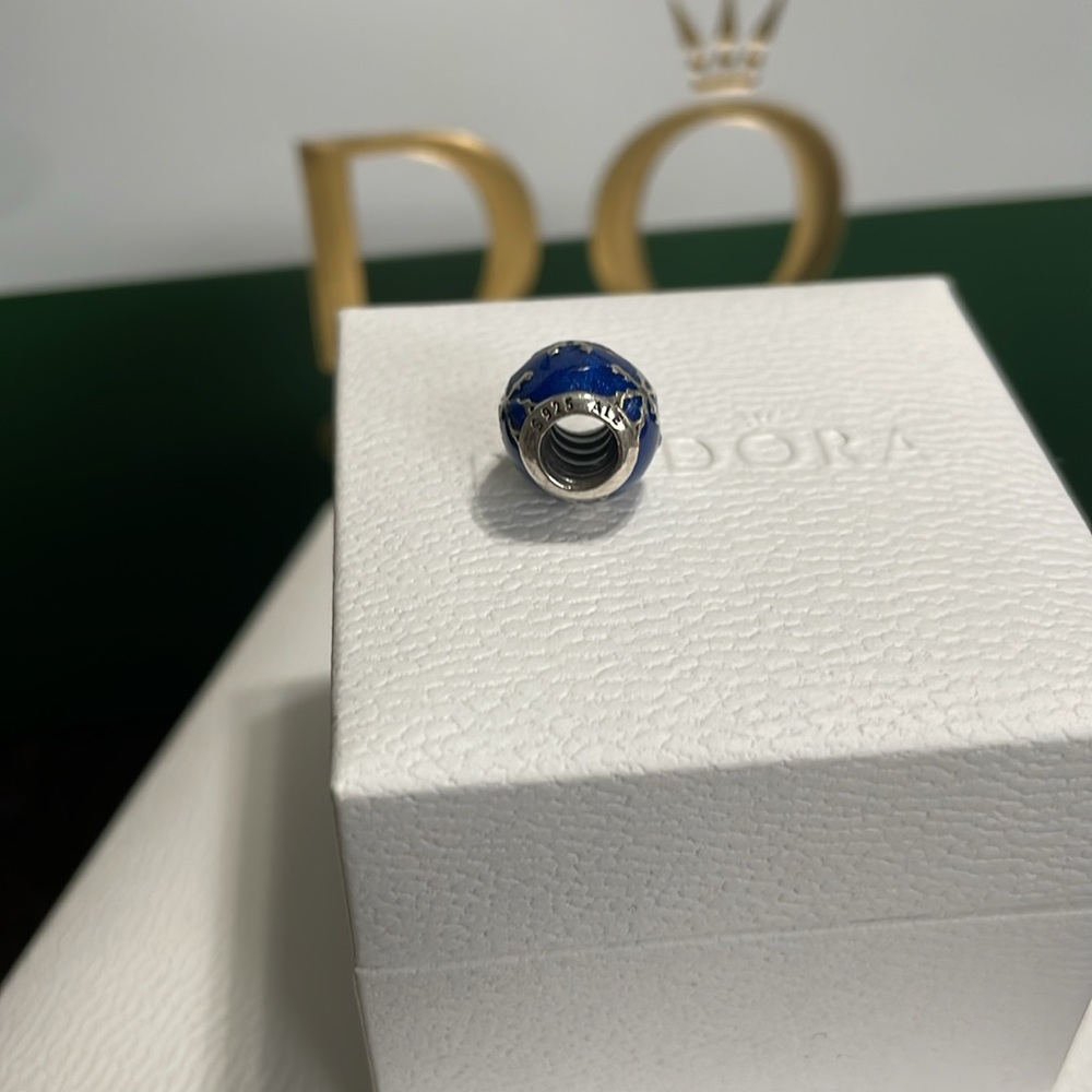 Pandora Translucent  Blue Enamel Silver 2017 Snowflake Charm - Picture 3 of 4